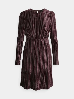 Obrázek produktu Denní šaty Vero Moda bordó