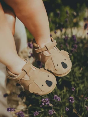 Obrázek produktu Donsje Kojenecké kožené boty Spark Classic Shoes Koala béžová