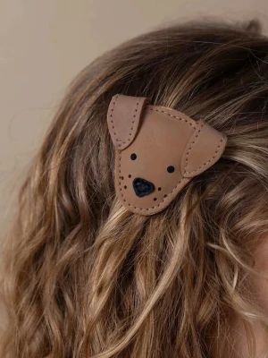 Obrázek produktu Donsje sponka do vlasů dětská kůžená Josy Classic Hairclip Dog hnědá
