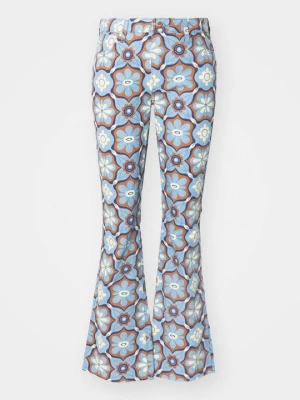 Obrázek produktu Džíny Bootcut Wrangler barvený denim