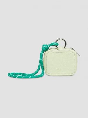 Obrázek produktu Imitace kůže v mini velikosti s vyraženým logem a Zapínáním na zip s.Oliver zelená