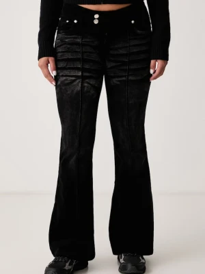Obrázek produktu Juicy Couture flare džíny dámské CREST VELOUR DENIM LOW RISE FLARE černá