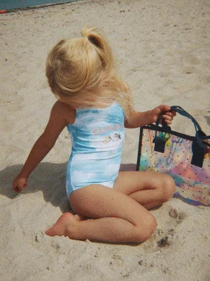 Obrázek produktu Konges Sløjd jednodílné plavky dětské CLOUDY SWIMSUIT GRS modrá