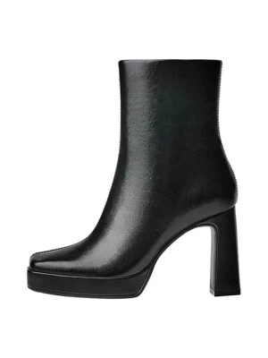 Obrázek produktu Kotníkové boty na platformě Bershka