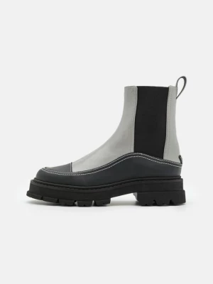 Obrázek produktu Kotníkové boty na platformě Emporio Armani
