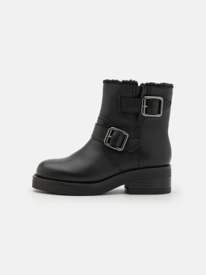 Obrázek produktu Kovbojské / motorkářské kotníkové boty Clarks černá