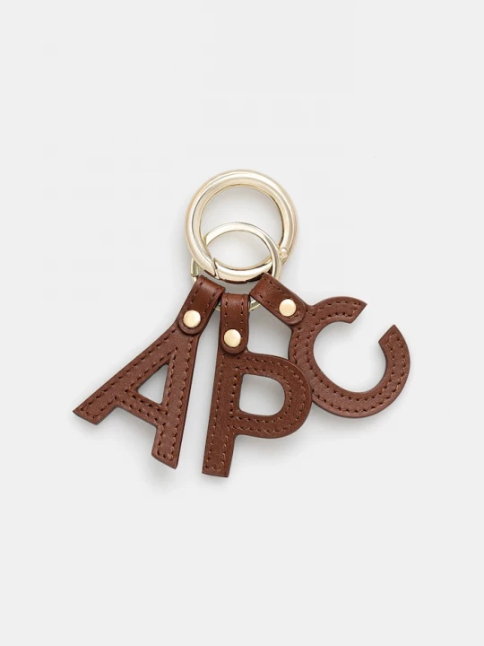 Obrázek produktu A.P.C. Kožená klíčenka A.P.C. porte-cles lettres hnědá