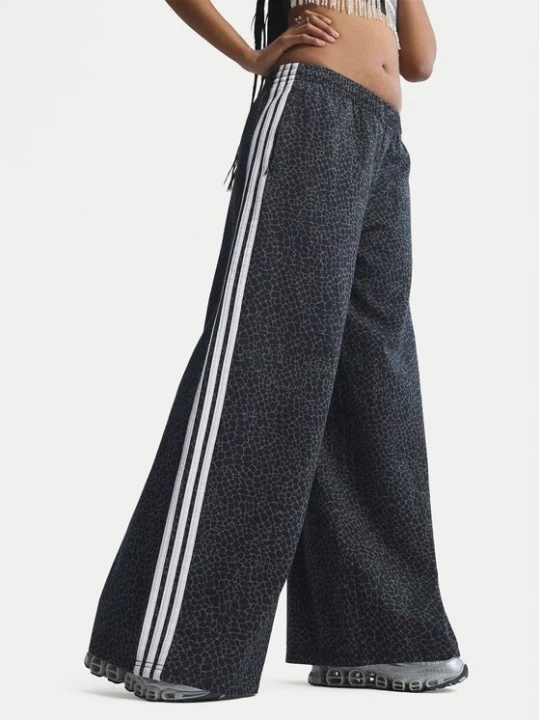 Obrázek produktu adidas Jeansy Firebird Aop KD2816 Šedá Loose Fit
