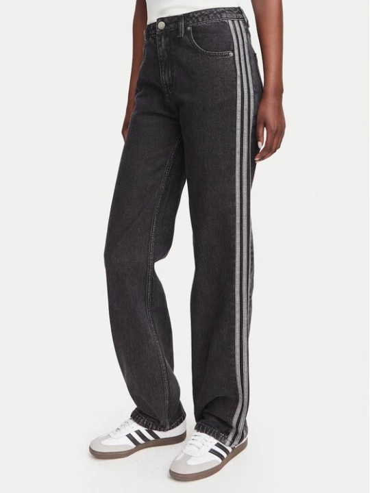 Obrázek produktu adidas Jeansy Firebird KQ6488 Černá Regular Fit