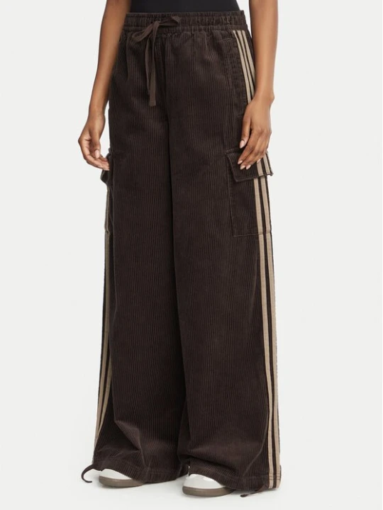 Obrázek produktu adidas Kalhoty z materiálu Corduroy 3S Cargo KT0064 Hnědá Relaxed Fit