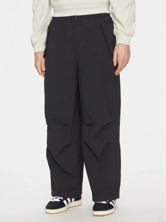 Obrázek produktu adidas Kalhoty z materiálu Premium Essentials Utility Parachute JD2111 Černá Loose Fit