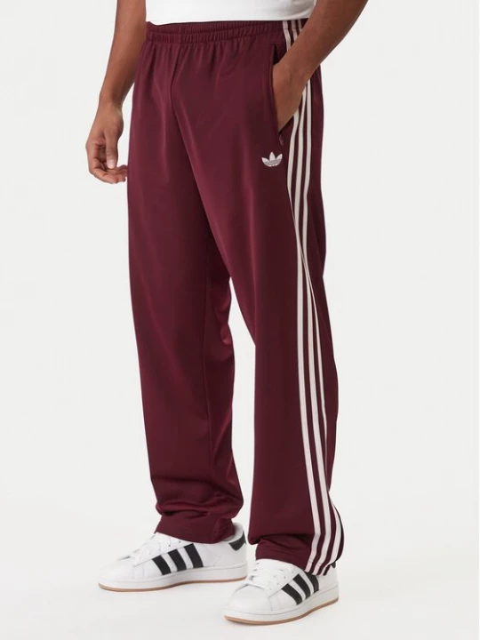 Obrázek produktu adidas Teplákové kalhoty KE1651 Bordó Regular Fit
