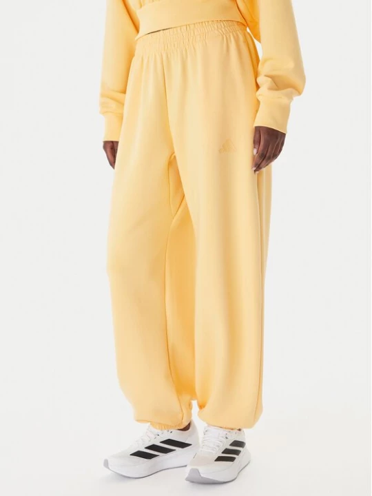 Obrázek produktu adidas Teplákové kalhoty Soft Lux KA7020 Oranžová Loose Fit