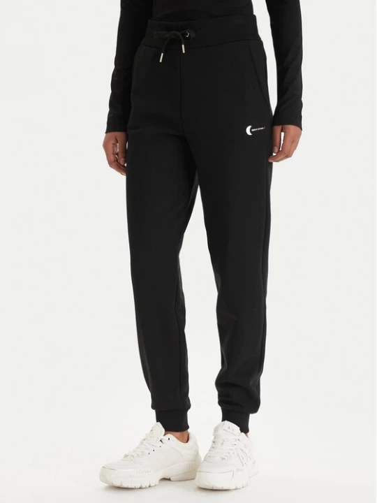 Obrázek produktu Armani Exchange Teplákové kalhoty XW001848 AF18853 UC001 Černá Regular Fit