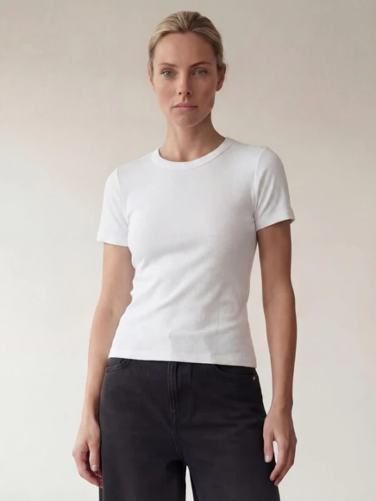 Obrázek produktu ARMIE Tričko 'The Petra Slim-Fit T-shirt - White' bílá