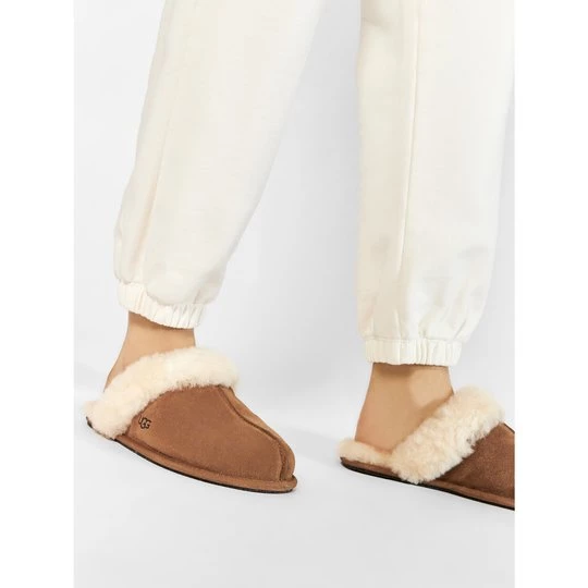 Obrázek produktu Bačkory Ugg W Scuffette II 1106872 Hnědá
