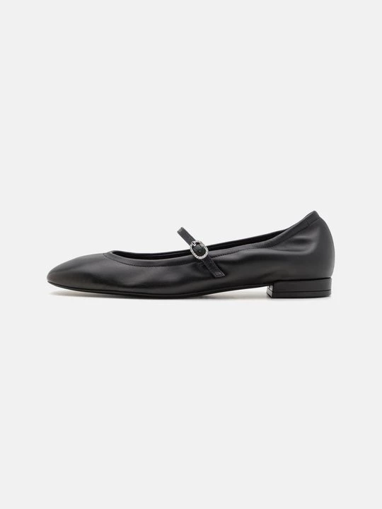 Obrázek produktu Baleríny s páskem Stuart Weitzman černá