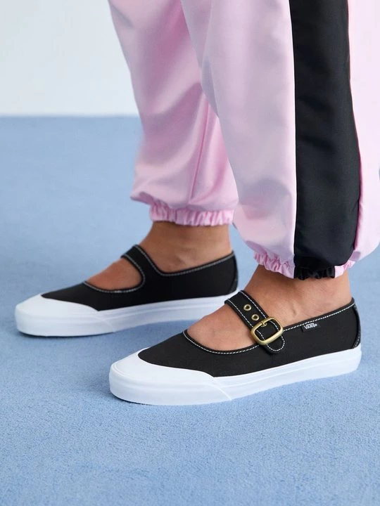 Obrázek produktu Baleríny s páskem Vans černá