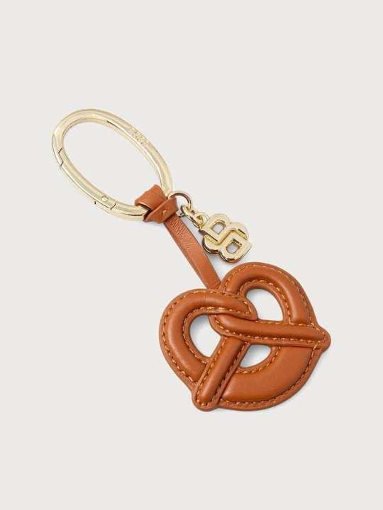 Obrázek produktu BOSS klíčenka dámská Bretzel Charm hnědá