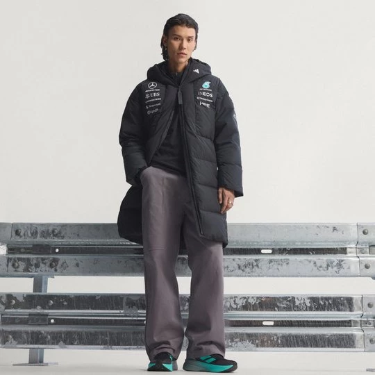 Obrázek produktu Bunda Mercedes - AMG Petronas Formula 1 Team Engineers Winter Adidas