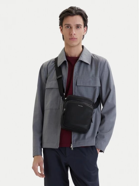 Obrázek produktu Calvin Klein Brašna Raised Pocket Reporter LV04D3317G Černá