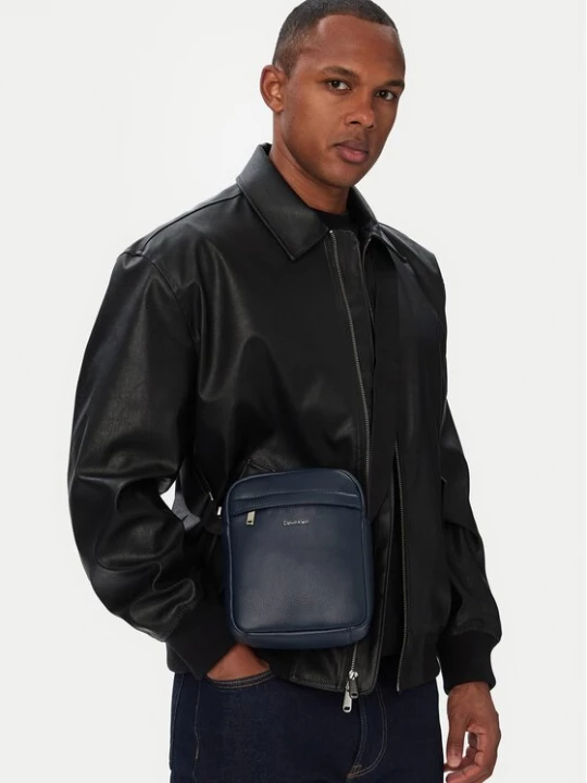 Obrázek produktu Calvin Klein Brašna Raised Reporter LV04D3160G Tmavomodrá