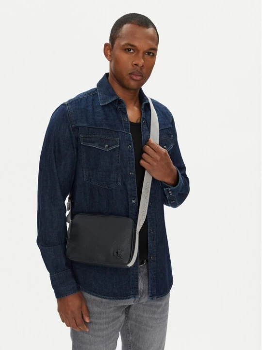 Obrázek produktu Calvin Klein Jeans Brašna Cargo Camera Bag LV04G3081G Modrá