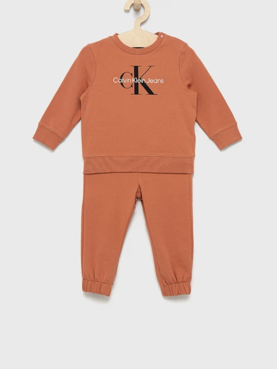 Obrázek produktu Calvin Klein Jeans Dětská tepláková souprava Calvin Klein Jeans oranžová