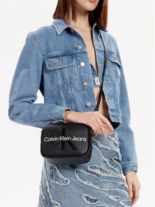 Obrázek produktu Calvin Klein Jeans Kabelka Sculpted Camera Bag18 Mono K60K610275 Černá