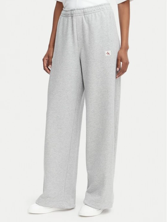 Obrázek produktu Calvin Klein Jeans Teplákové kalhoty LV047C249G Světle šedá Regular Fit