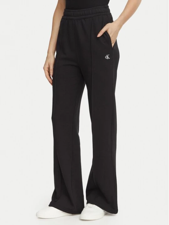 Obrázek produktu Calvin Klein Jeans Teplákové kalhoty Monogram LV047H220G Černá Flare Fit