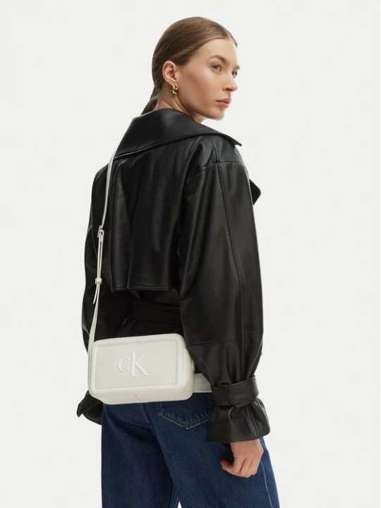Obrázek produktu Calvin Klein Kabelka Bold Ck Camera Bag LV04F3220G Bílá