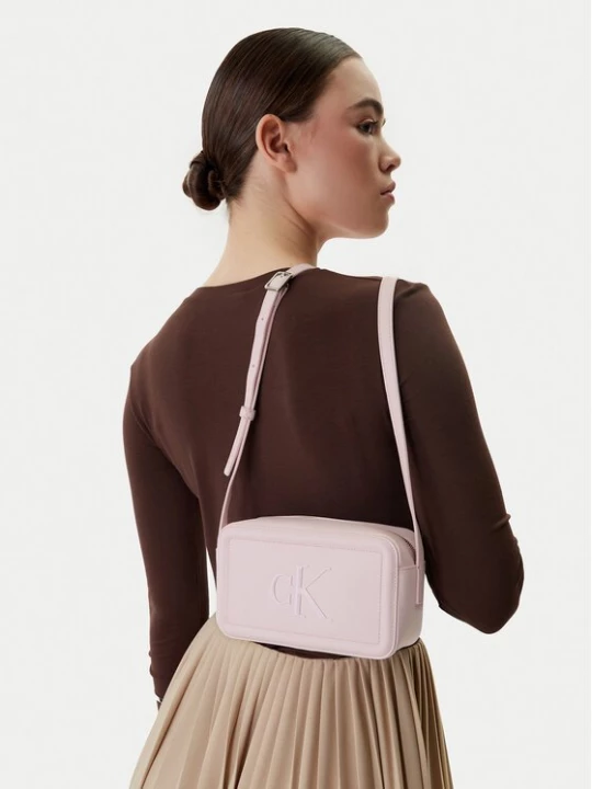 Obrázek produktu Calvin Klein Kabelka Bold Ck Camera Bag LV04F3220G Růžová