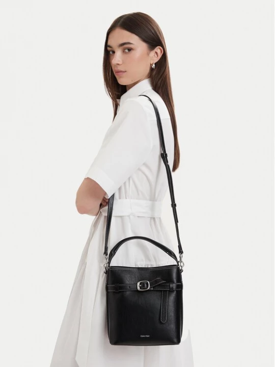 Obrázek produktu Calvin Klein Kabelka Buckle Mini Bucket Crossbody LV04F3550G Černá