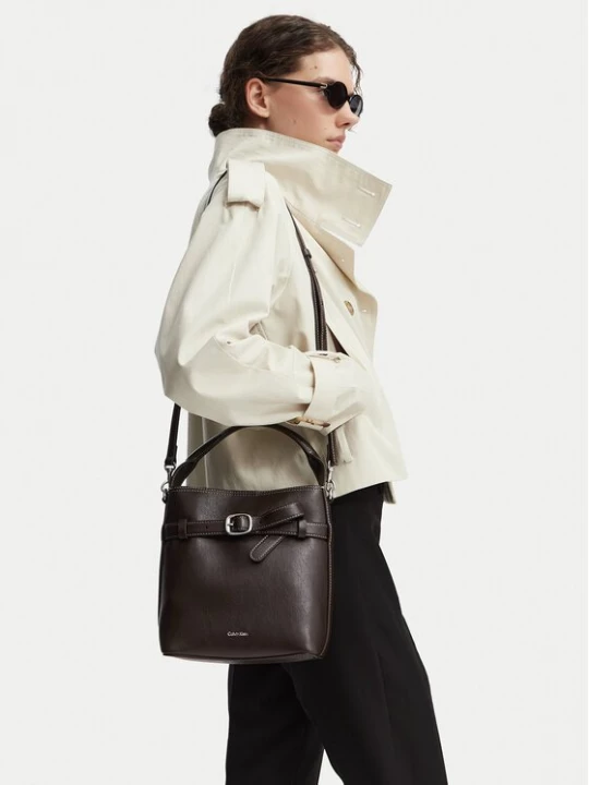 Obrázek produktu Calvin Klein Kabelka Buckle Mini Bucket Crossbody LV04F3550G Hnědá