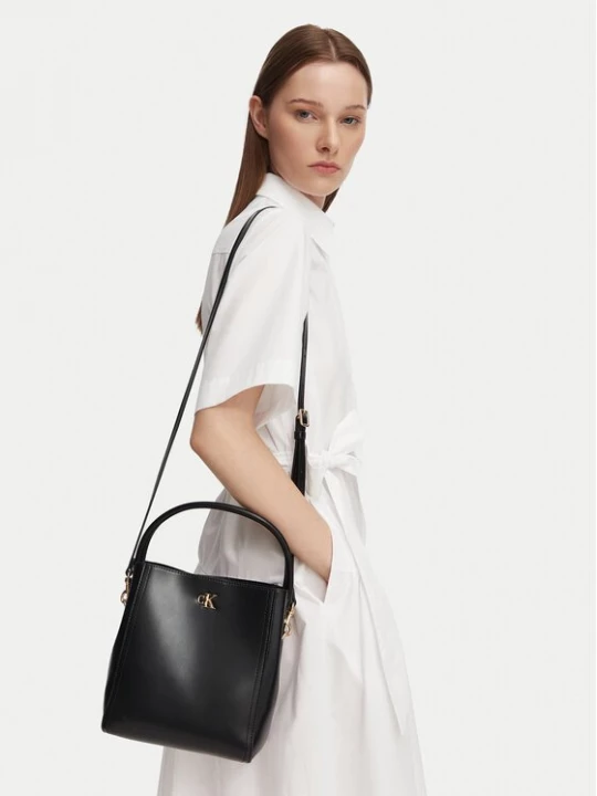 Obrázek produktu Calvin Klein Kabelka Ck Bucket With Strap LV04F3174G Černá