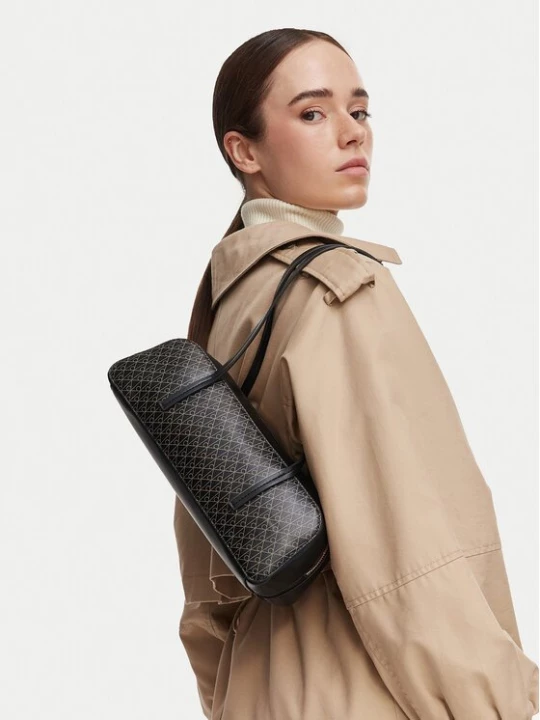 Obrázek produktu Calvin Klein Kabelka Emblem Aop Bauletto LV04F3585G Černá