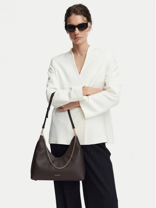 Obrázek produktu Calvin Klein Kabelka Emblem Hw Pebble Shoulder Bag LV04F3495G Tmavě hnědá