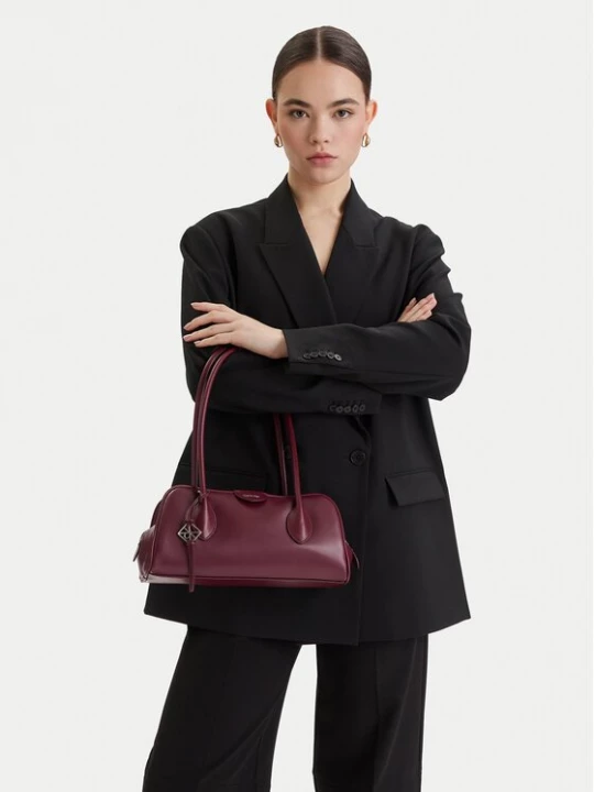 Obrázek produktu Calvin Klein Kabelka Emblem Trio Shoulder Bag LV04F3369G Bordó