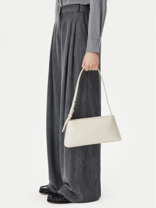 Obrázek produktu Calvin Klein Kabelka Embossed Logo Shoulder Bag K60K612550 Krémová