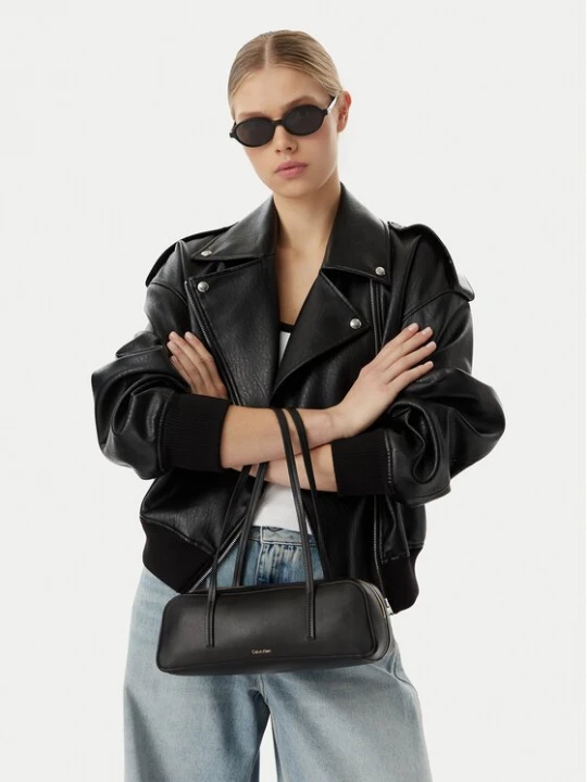 Obrázek produktu Calvin Klein Kabelka Foil Logo Bauletto LV04F3636G Černá