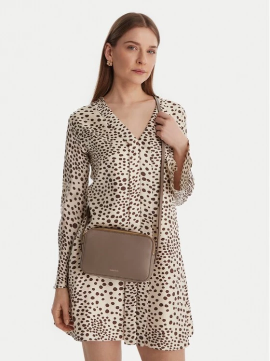 Obrázek produktu Calvin Klein Kabelka Foil Logo Elongated Camera Bag LV04F3276G Béžová