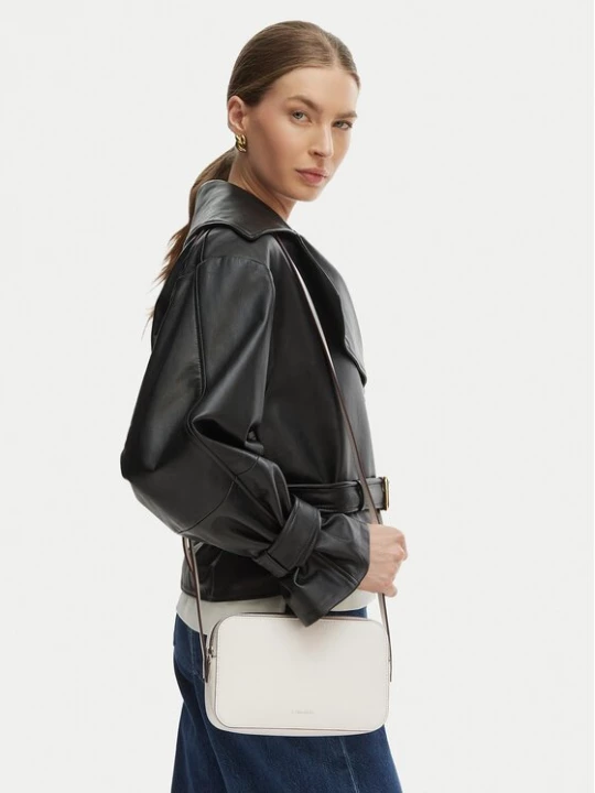 Obrázek produktu Calvin Klein Kabelka Foil Logo Elongated Camera Bag LV04F3276G Bílá