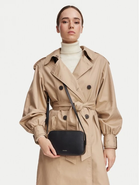 Obrázek produktu Calvin Klein Kabelka Foil Logo Elongated Camera Bag LV04F3276G Černá