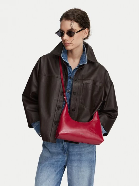 Obrázek produktu Calvin Klein Kabelka Foil Logo Glossy Conv Shoulder B LV04F3737G Bordó