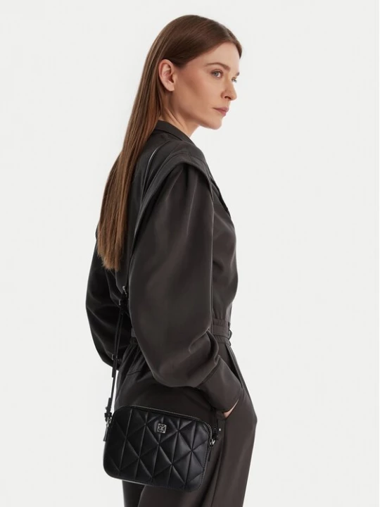 Obrázek produktu Calvin Klein Kabelka Quilted Double Zip Camera Bag LV04F3328G Černá
