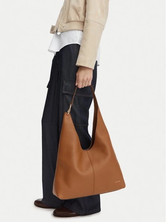 Obrázek produktu Calvin Klein Kabelka Slouchy Leather Md Shoulder Bag LV04F3543G Světle hnědá