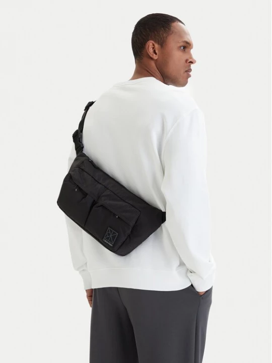Obrázek produktu Calvin Klein Ledvinka Utility Emblem Sling Waistbag LV04D3341G Černá