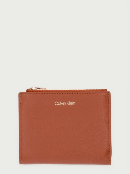 Obrázek produktu Calvin Klein Peněženka dámská z imitace kůže hnědá