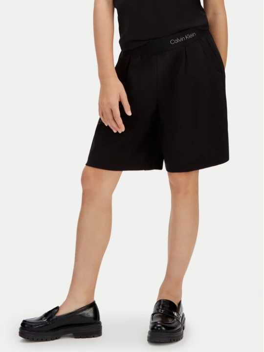 Obrázek produktu Calvin Klein Šortky z materiálu Punto Milano LVCKSJC21G Černá Relaxed Fit